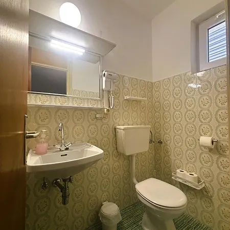 Primo Guest house 2*